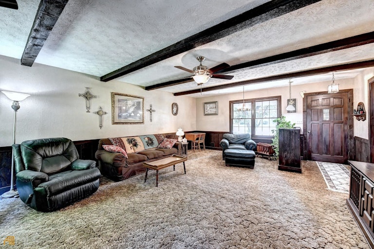 Photo 10 of 39 - 3371 San Antonio Dr, Snellville, GA 30039