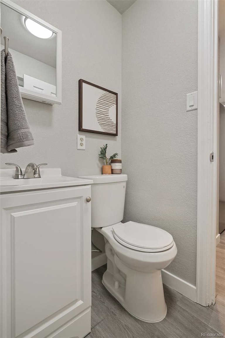 Photo 24 of 35 - 1545 S Chase Ct, Lakewood, CO 80232