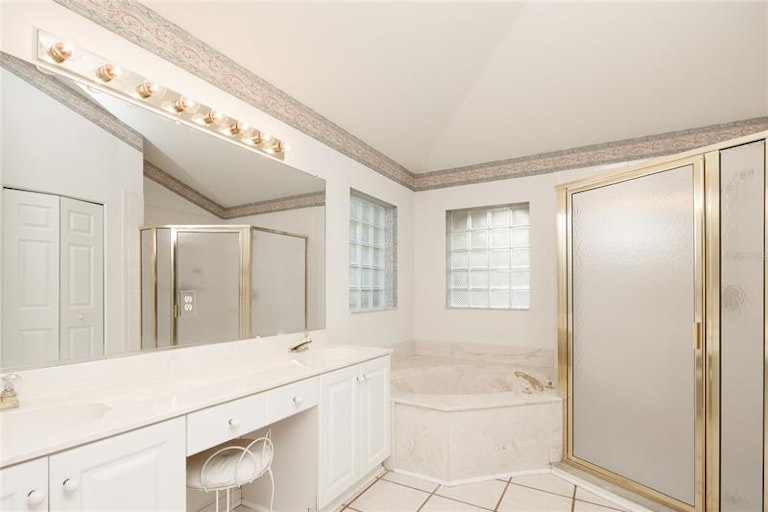 Photo 19 of 29 - 2762 Golf Lake Dr, Plant City, FL 33566
