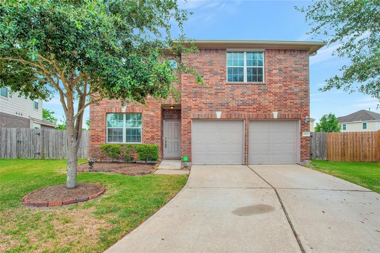 Photo 1 of 28 - 8302 Quest Ct, Rosharon, TX 77583
