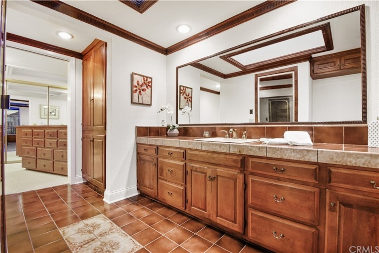 Photo 22 of 45 - 3682 Escapade Cir, Huntington Beach, CA 92649