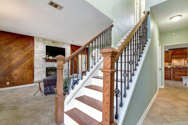 Photo 5 of 51 - 1359 E Ammann Rd, Bulverde, TX 78163