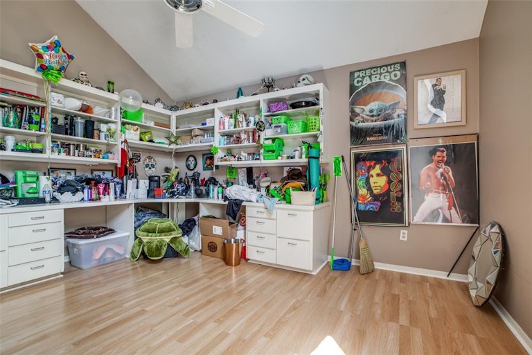 Photo 32 of 36 - 18303 Running Vine Ln, Spring, TX 77379
