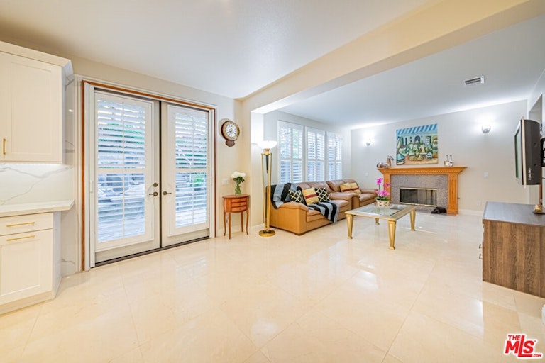 Photo 19 of 48 - 686 Milford St, Los Angeles, CA 90042