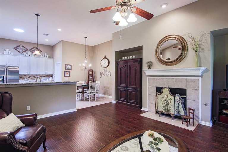 Photo 14 of 36 - 629 Scenic Ranch Cir, Fairview, TX 75069