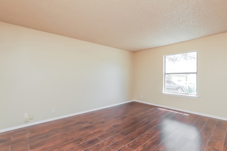 Photo 20 of 27 - 4707 Pebble Gln, San Antonio, TX 78217