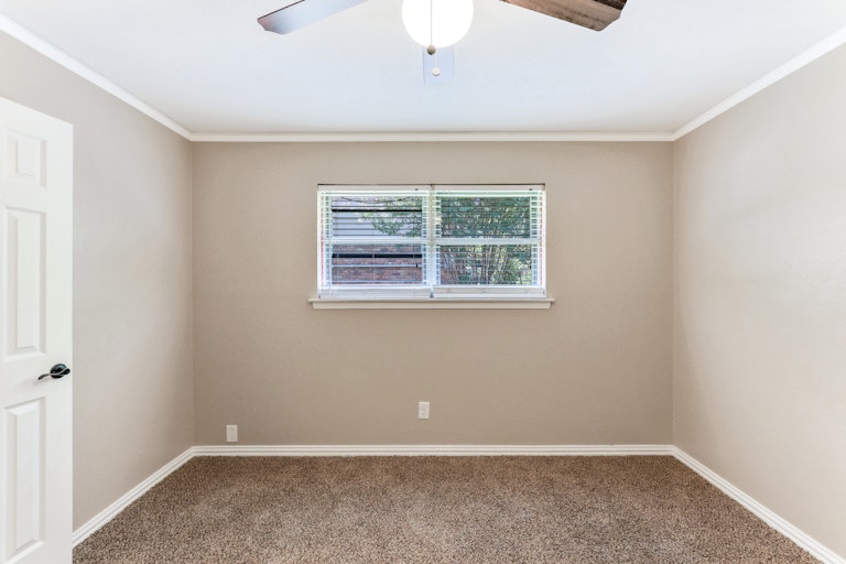 Photo 20 of 25 - 7008 Shauna Dr, North Richland Hills, TX 76180