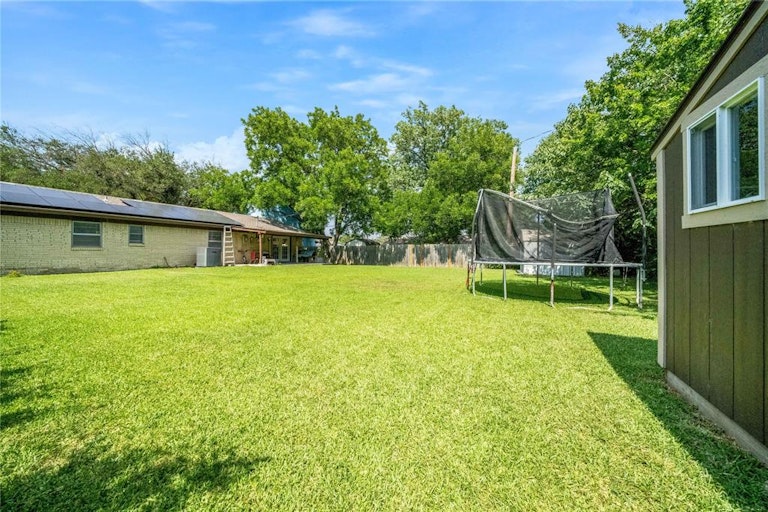 Photo 3 of 23 - 7624 Evergreen Rd, Richland Hills, TX 76118