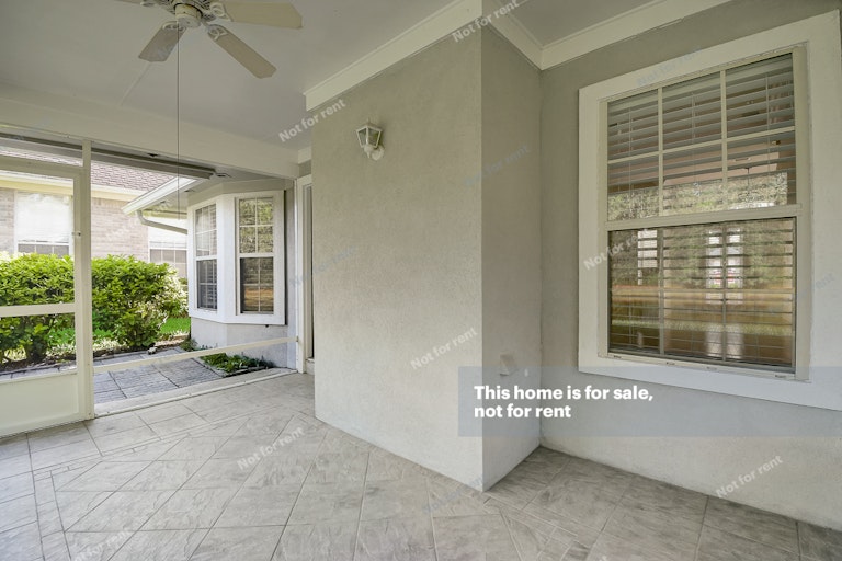 Photo 17 of 36 - 8560 Walden Glen Dr, Jacksonville, FL 32256