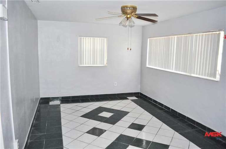 Photo 4 of 18 - 216 Lilly St, Kissimmee, FL 34741