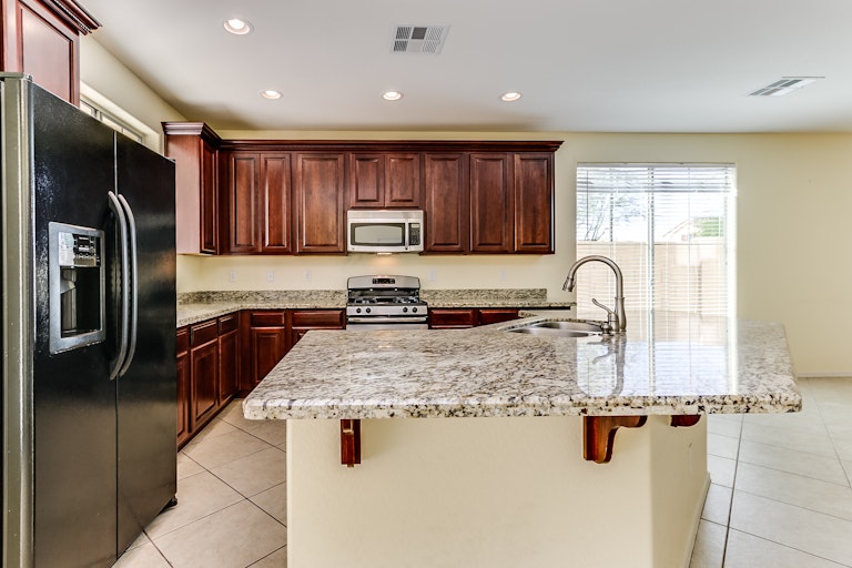Photo 7 of 34 - 7427 W Montgomery Rd, Peoria, AZ 85383