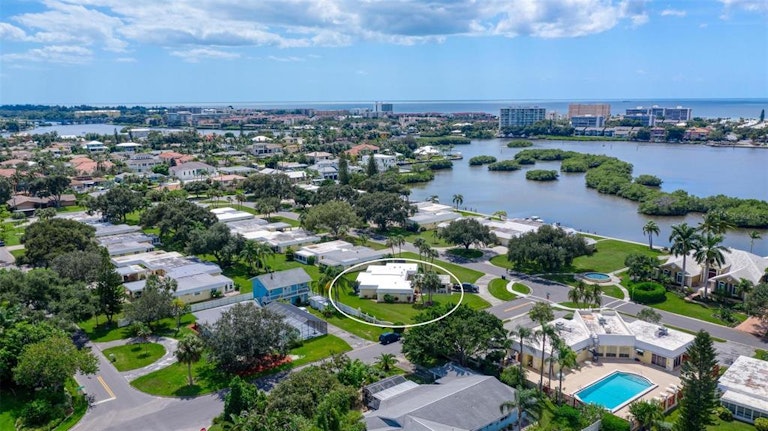 Photo 48 of 55 - 5907 Tidewood Ave #2, Sarasota, FL 34231