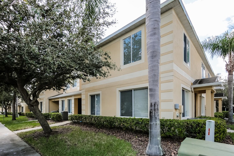Photo 2 of 25 - 12917 Jessup Watch Pl, Riverview, FL 33579