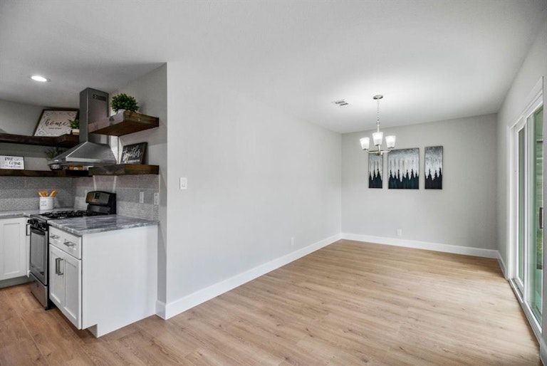Photo 15 of 25 - 4927 Hialeah Dr, Houston, TX 77092