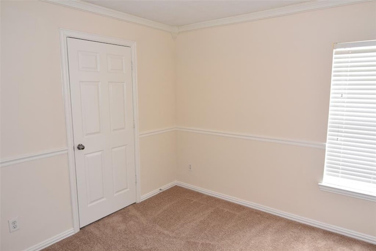 Photo 26 of 34 - 20010 Queens Oak Ct, Spring, TX 77379