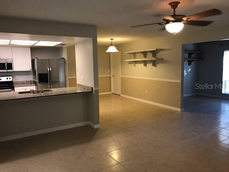 Photo 6 of 10 - 5214 36th Avenue Cir W, Bradenton, FL 34209