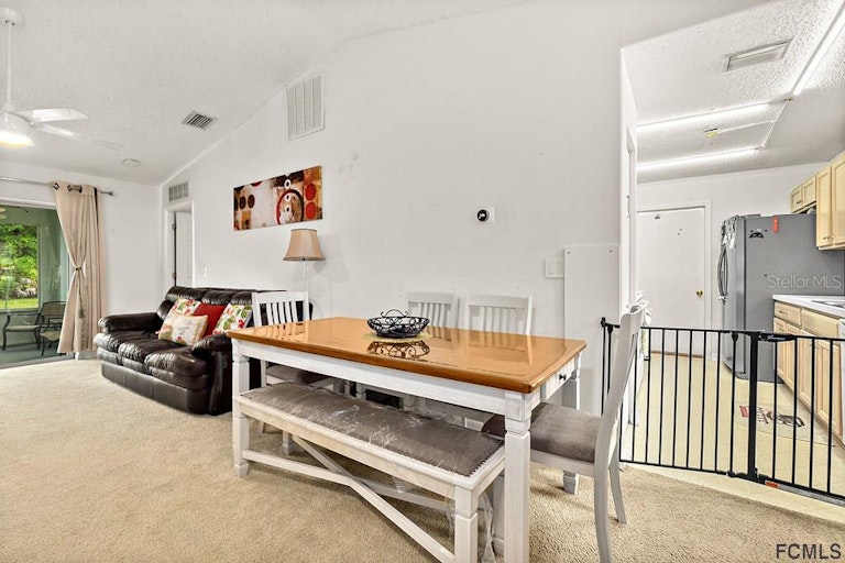 Photo 13 of 39 - 13 Lloshire Path, Palm Coast, FL 32164