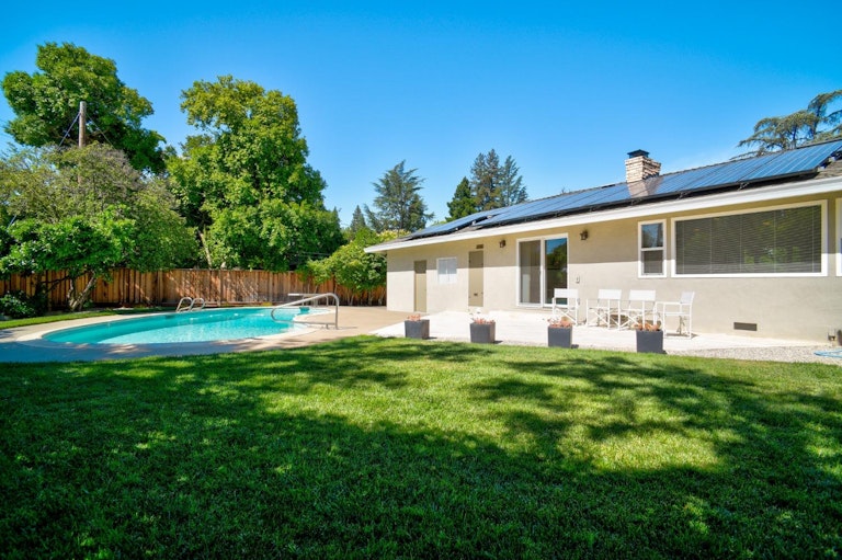 Photo 37 of 68 - 1940 Rolling Hills Rd, Sacramento, CA 95864
