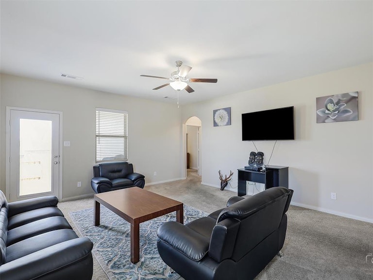 Photo 11 of 25 - 5908 Obsidian Creek Dr, Fort Worth, TX 76179