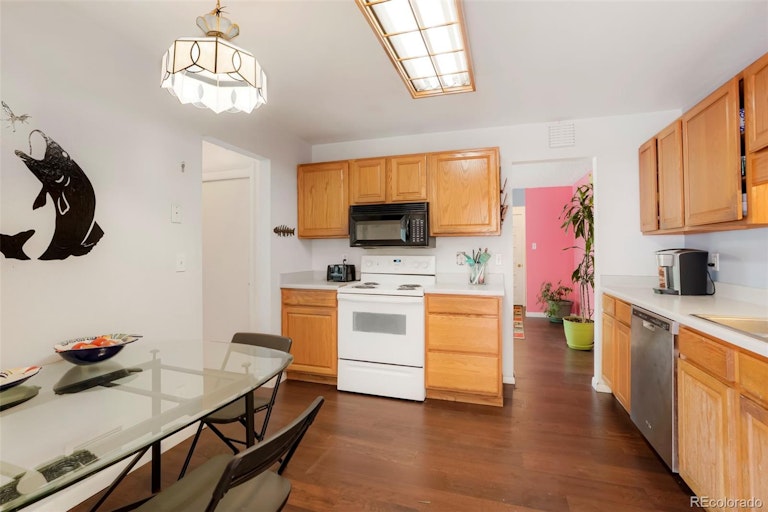 Photo 7 of 19 - 6318 S Louthan St, Littleton, CO 80120