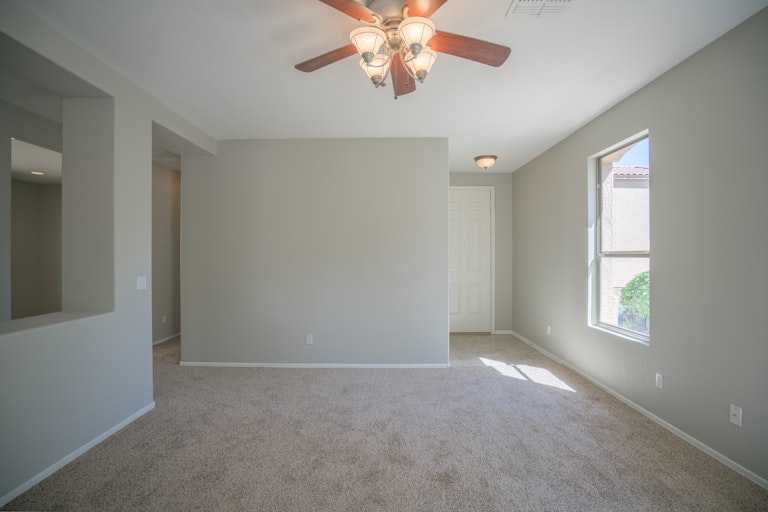 Photo 4 of 19 - 16166 N 170th Ln, Surprise, AZ 85388