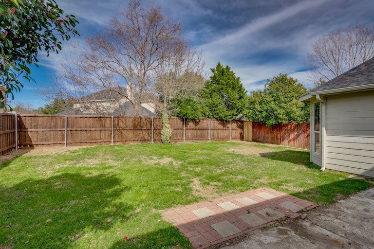 Photo 18 of 20 - 5424 Pebble Ct, McKinney, TX 75070