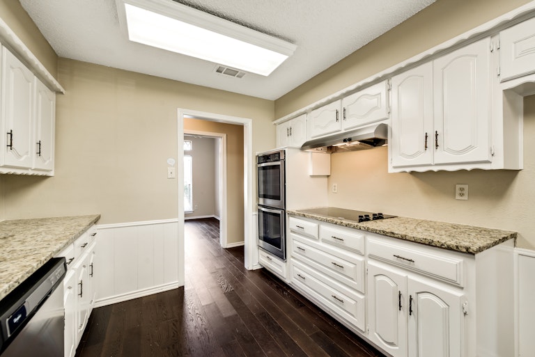 Photo 16 of 27 - 1528 Springtree Cir, Richardson, TX 75082