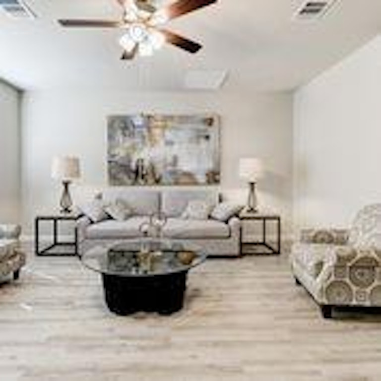 Photo 3 of 10 - 1518 Barcelona Way, Baytown, TX 77520