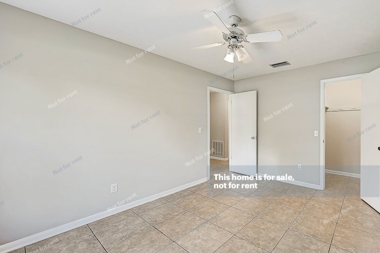 Photo 36 of 38 - 6382 Johnnie Cir W, Jacksonville, FL 32244