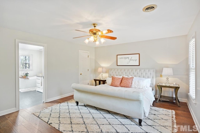 Photo 15 of 31 - 2016 Neuse Colony Dr, Clayton, NC 27527
