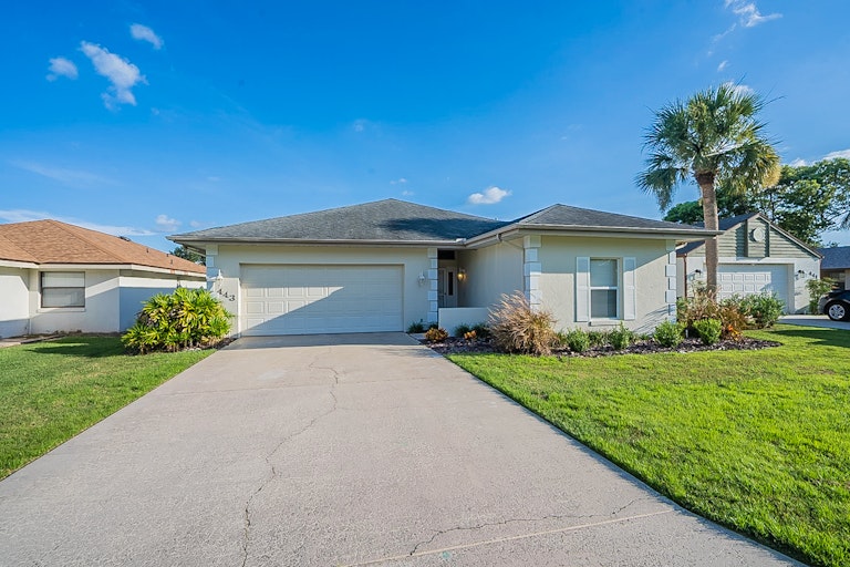 Photo 1 of 27 - 443 Sandestin Dr, Winter Haven, FL 33884