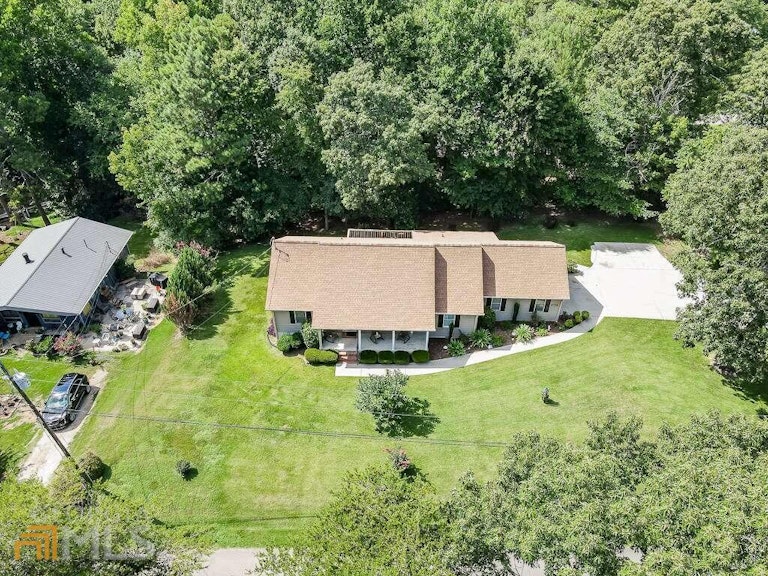 Photo 31 of 36 - 6483 Wildwood Trl, Flowery Branch, GA 30542