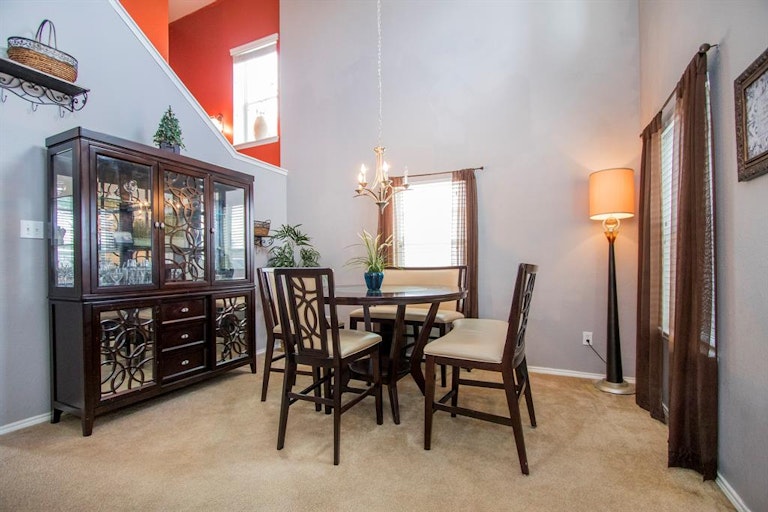 Photo 4 of 50 - 7606 Friesian Meadow Ln, Humble, TX 77338