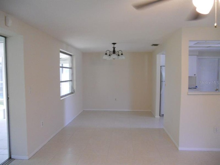 Photo 8 of 22 - 2312 Terry Ln, Sarasota, FL 34231