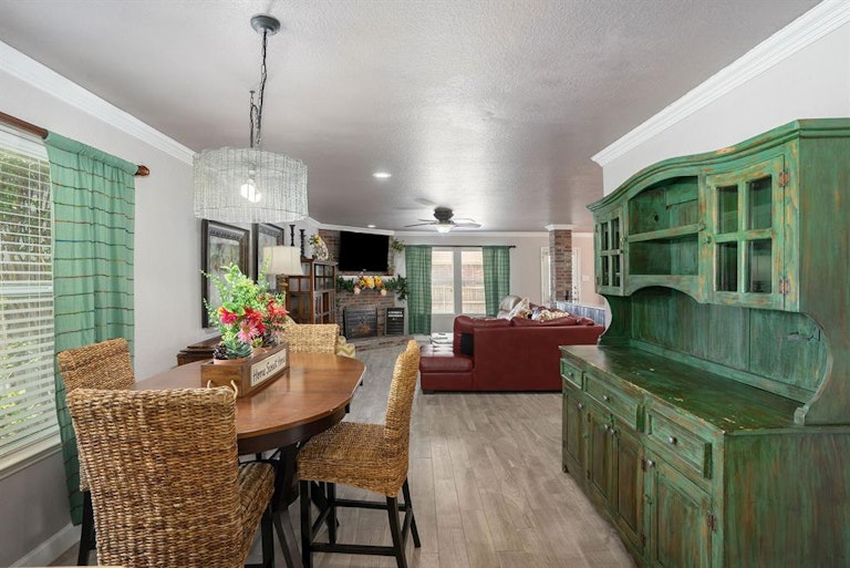 Photo 8 of 34 - 5901 Westgate Dr, Fort Worth, TX 76179