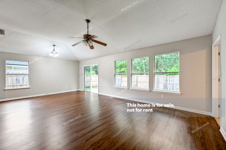 Photo 8 of 33 - 1088 Beckingham Dr, Saint Augustine, FL 32092