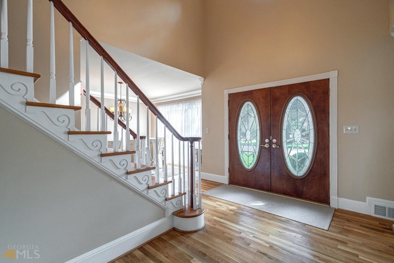 Photo 7 of 81 - 797 Oxford Ct SW, Lilburn, GA 30047