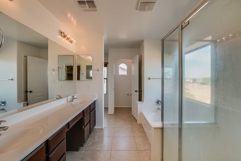 Photo 18 of 35 - 34681 N Vidlak Dr, San Tan Valley, AZ 85143