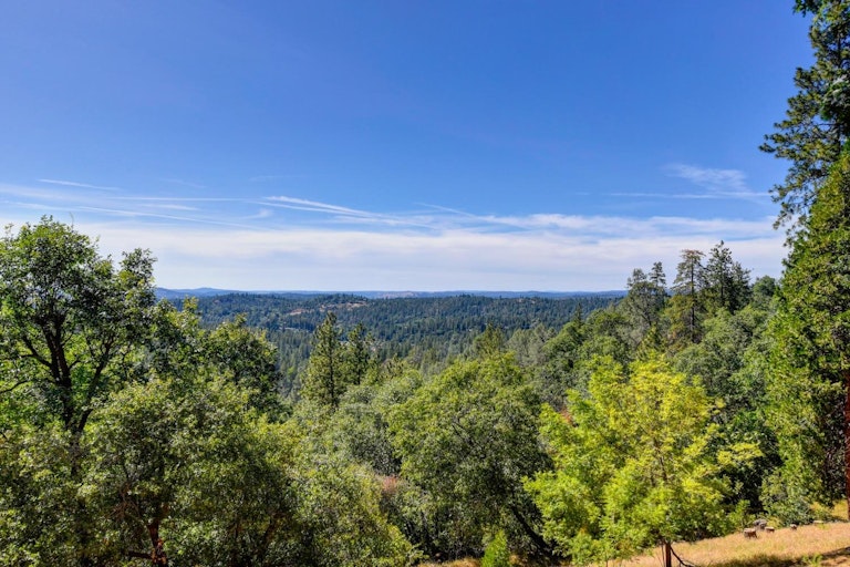 Photo 32 of 33 - 1733 Country Club Dr, Placerville, CA 95667