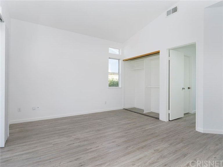 Photo 15 of 28 - 27237 Blakely Pl, Valencia, CA 91354