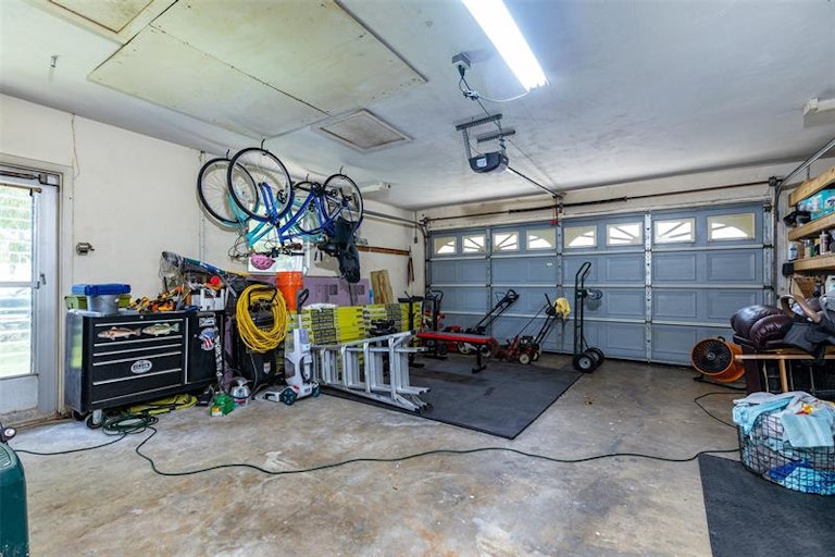 Photo 33 of 33 - 923 Phyllis Ave, Largo, FL 33771