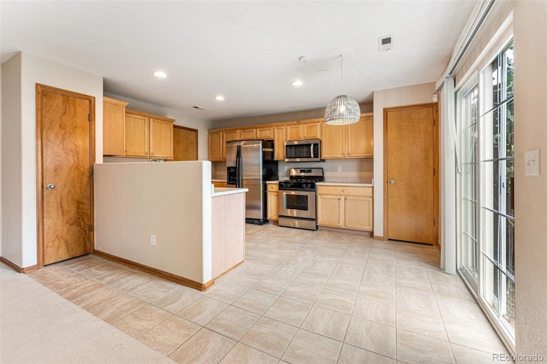 Photo 6 of 33 - 7962 S Kalispell Way, Englewood, CO 80112