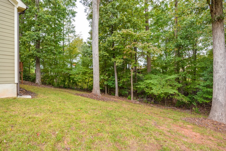 Photo 15 of 17 - 203 McKnitt Pl, Garner, NC 27529