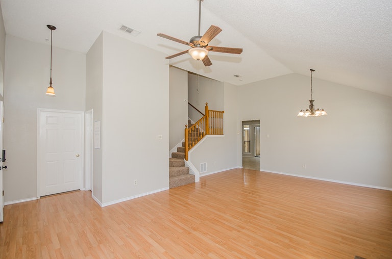 Photo 4 of 29 - 6205 Sasaki Way, Garland, TX 75043