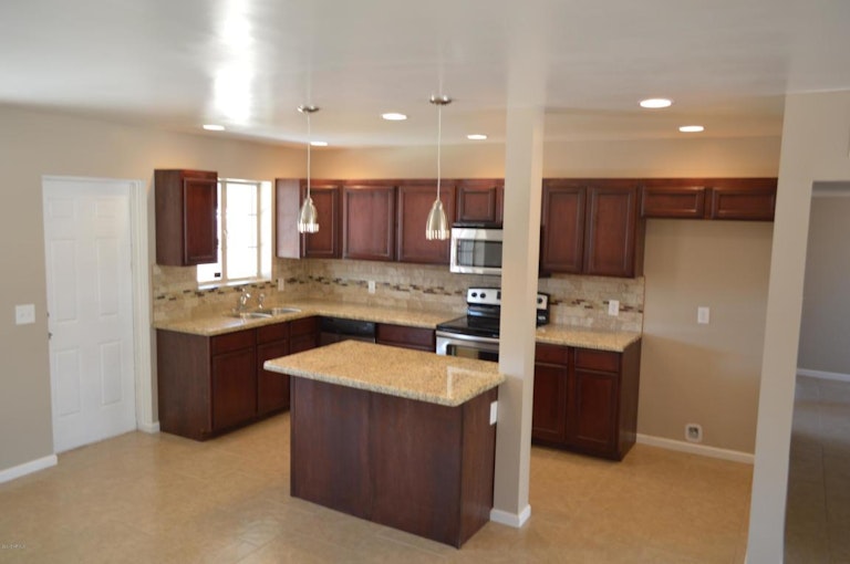Photo 10 of 35 - 2137 W Verde Ln, Phoenix, AZ 85015