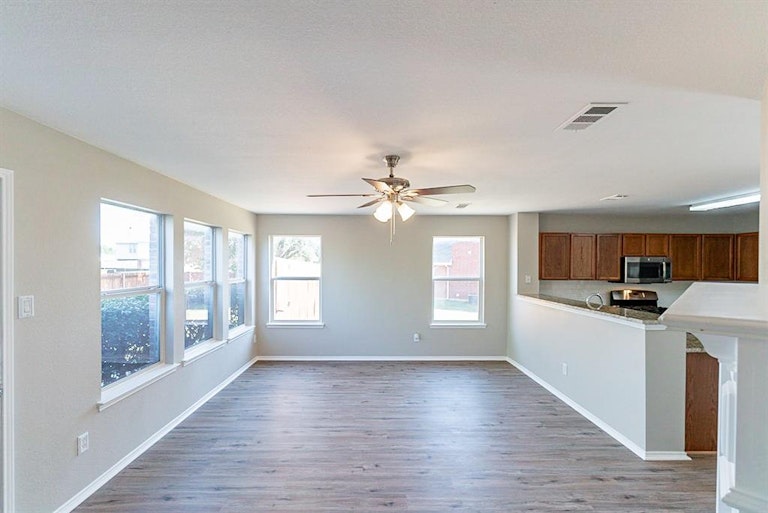 Photo 7 of 12 - 7969 Emilie Ln, Frisco, TX 75035