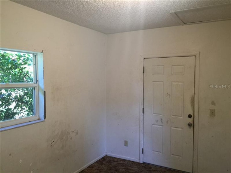 Photo 11 of 24 - 1040 31st St E, Palmetto, FL 34221