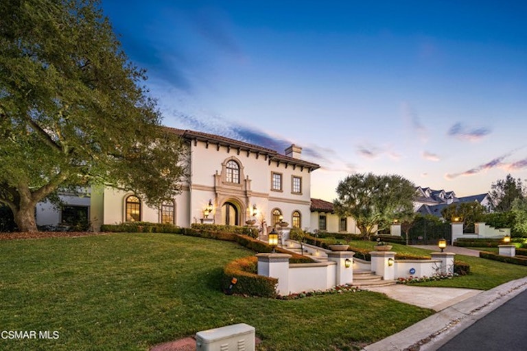 Photo 1 of 80 - 208 W Stafford Rd, Thousand Oaks, CA 91361