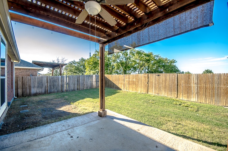 Photo 29 of 30 - 905 Crockett Dr, Lavon, TX 75166