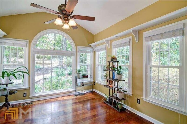 Photo 33 of 78 - 945 Whitehawk Trl, Lawrenceville, GA 30043
